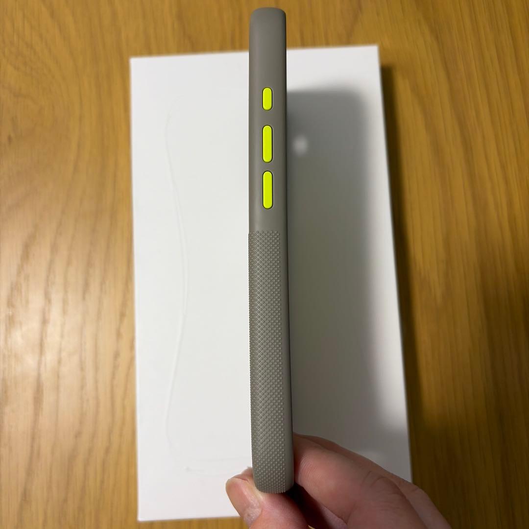 beats iPhone17用ケース グレー