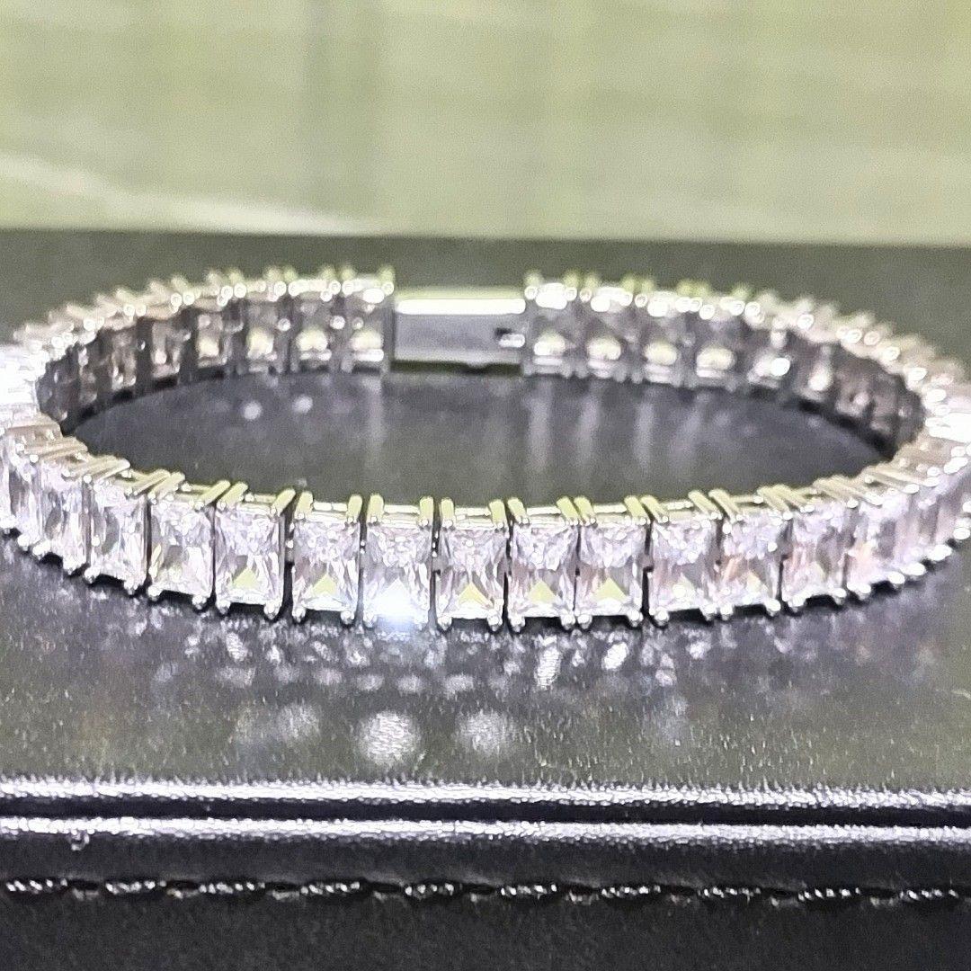 エメラルドカット　モアサナイトダイヤ　シルバー　ブレスレット　アクセサリー