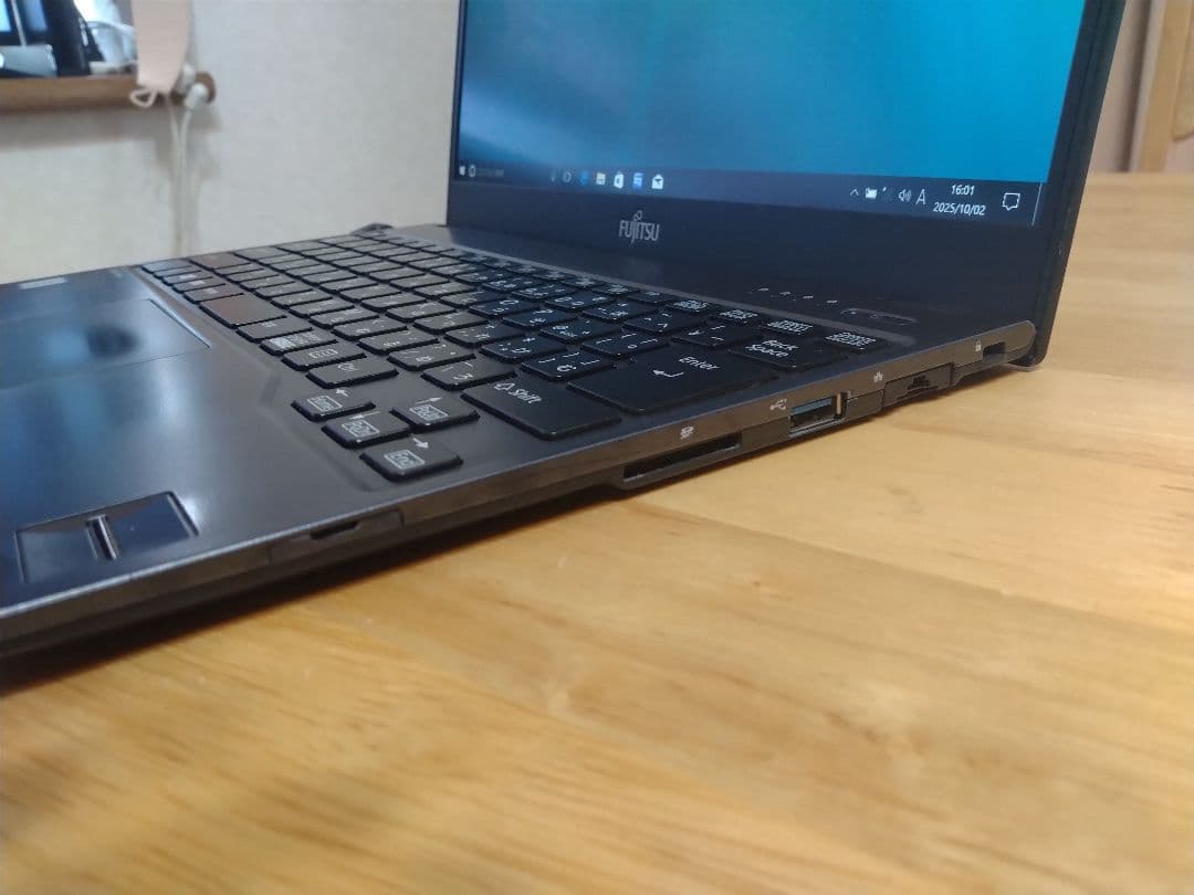 富士通 LIFEBOOK U937/R i5-7300U 8GB SSD128