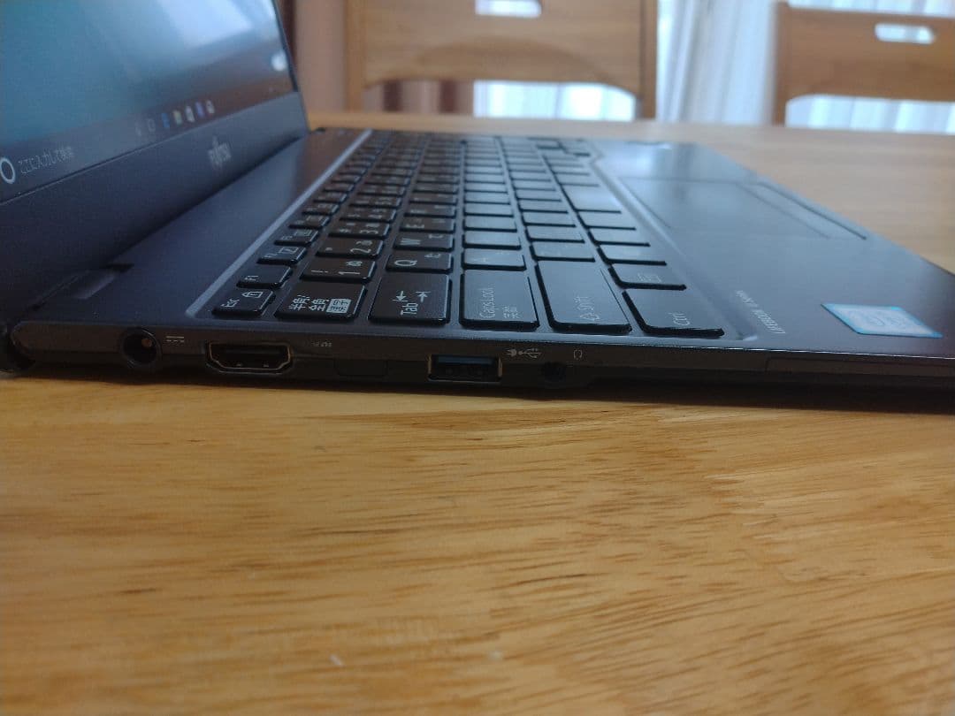 富士通 LIFEBOOK U937/R i5-7300U 8GB SSD128