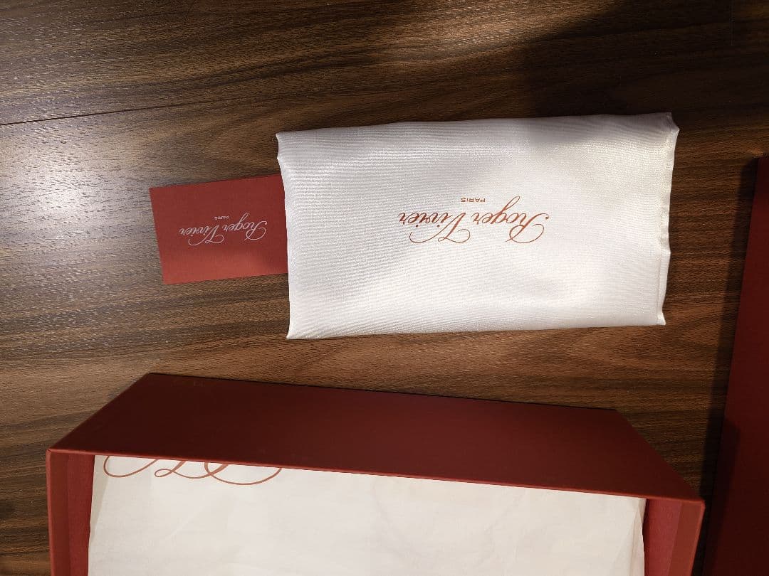 【未使用】Roger Vivier ロジェ ヴィヴィエ　パンプス　38