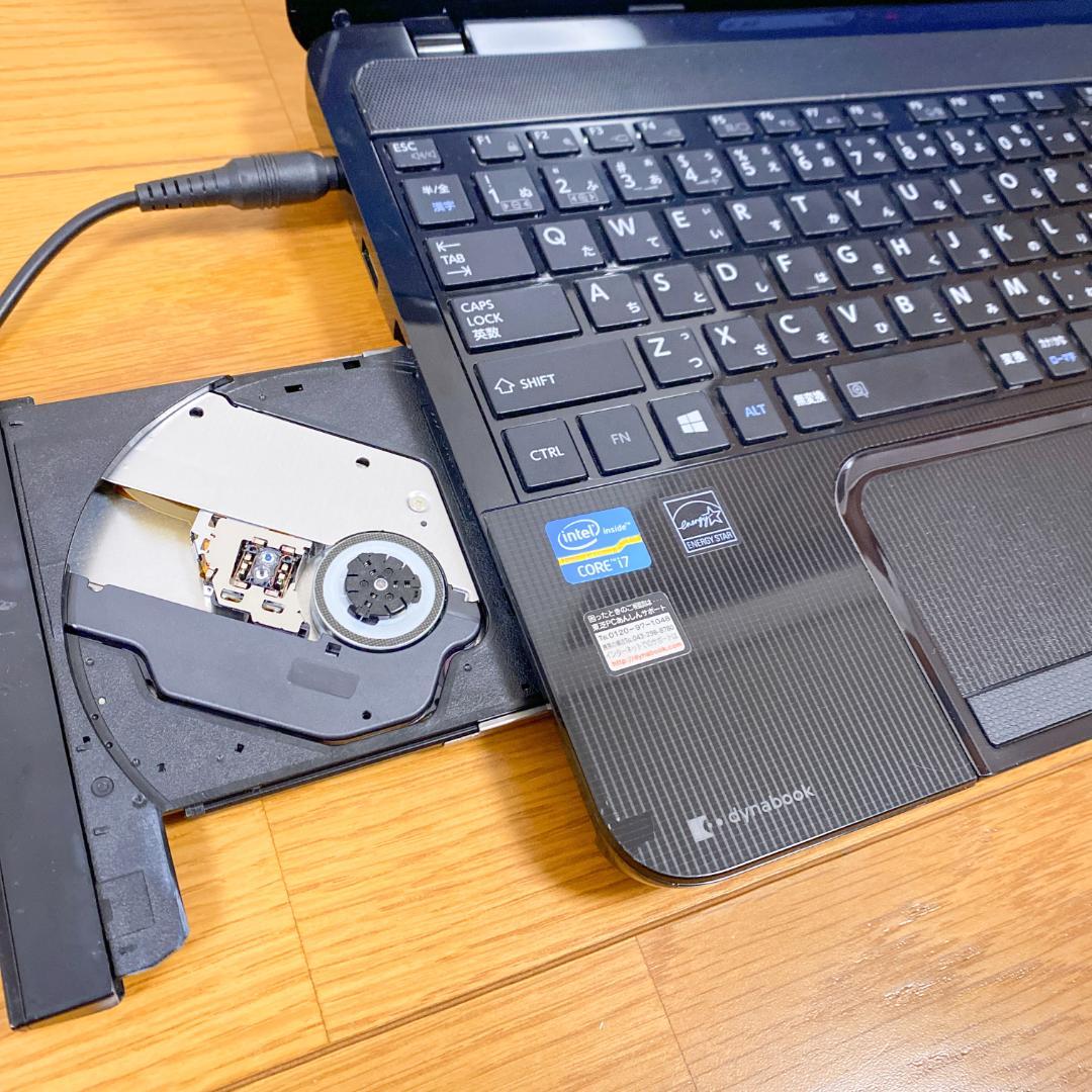 オフィス2021✨高性能4コアi7 快適SSD メモリ8 東芝ノートパソコン黒