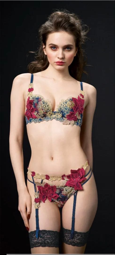 サルート　店舗限定⭐️９０グループ⭐️KO⭐️E75/Ｌ⭐️上下2点⭐️新品タグ付き❗️