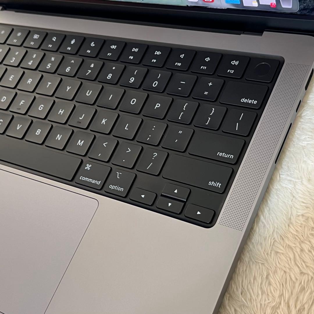 ★ MacBookPro M2 Pro16GB/512GB USキー美品