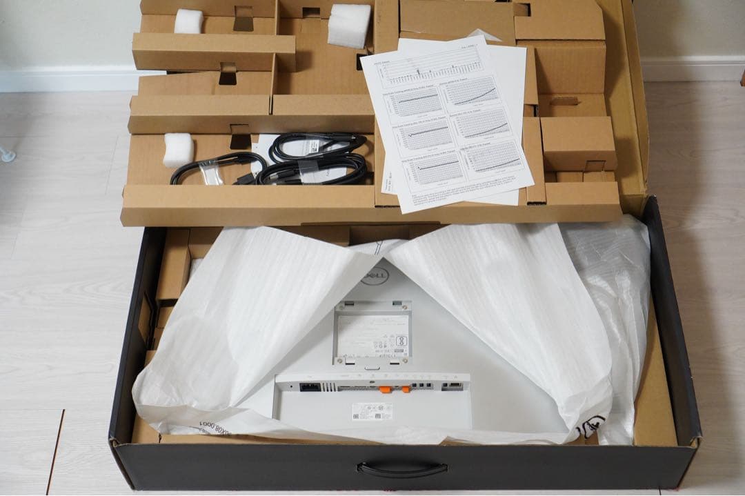 【美品】Dell U2723QE 最新ファームウェア　4kモニター デル