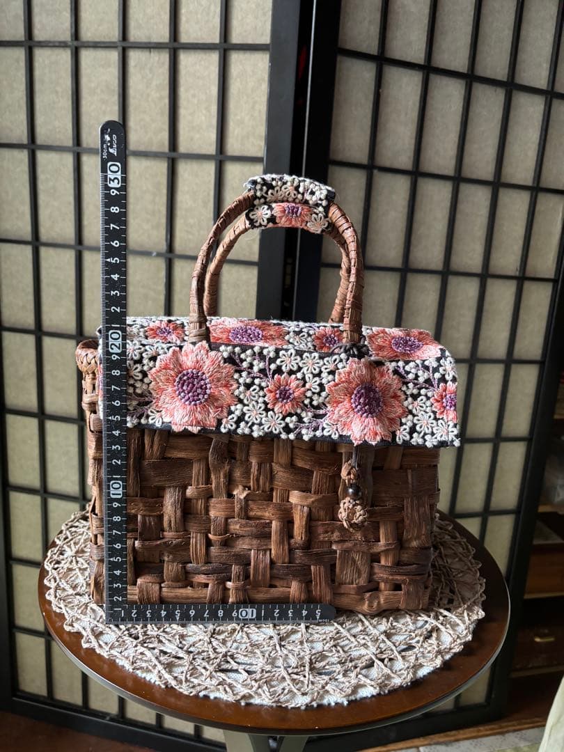 花柄インド刺繍リボン付きボックス型山葡萄バッグ