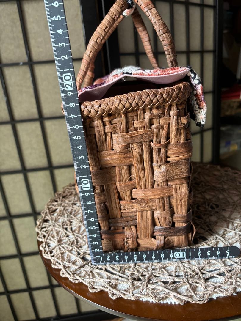 花柄インド刺繍リボン付きボックス型山葡萄バッグ