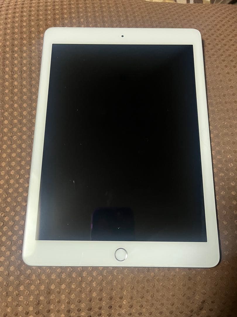 iPad6世代　128GB シルバー　Wi-Fiモデル