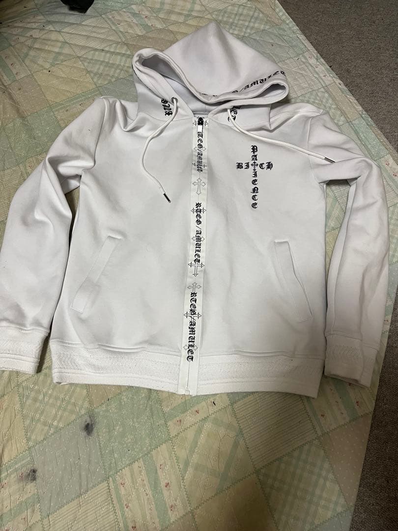 アダムスジャグラー　ホワイトセットアップ