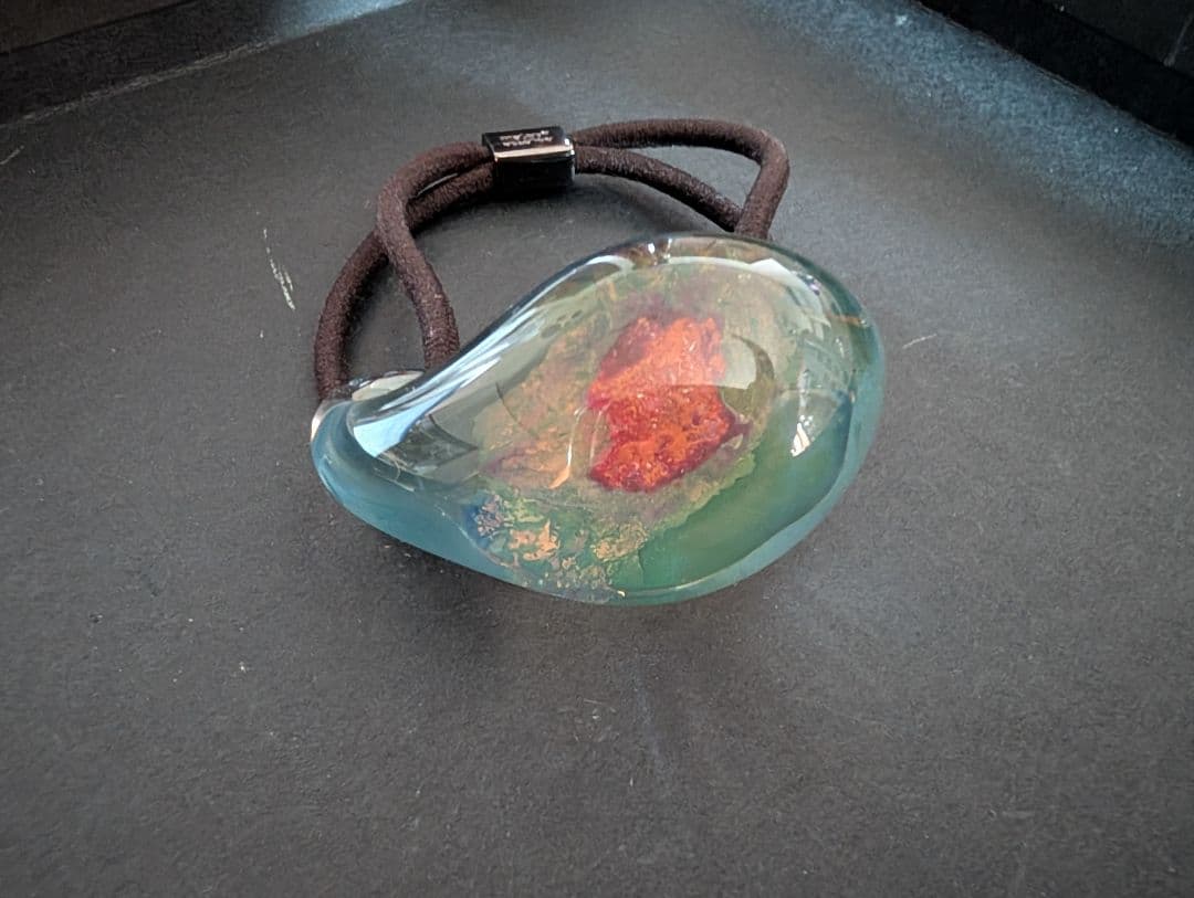 コレットマルーフ　ガラスヘアゴム大　宇宙的な色合い