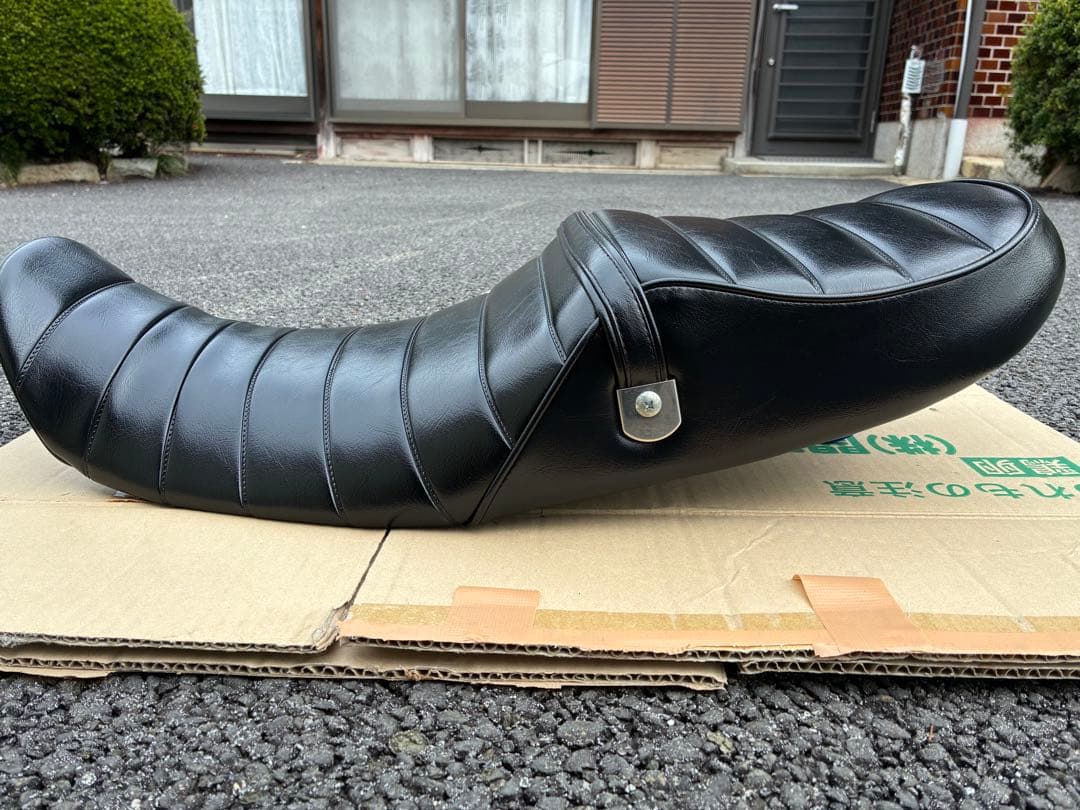 Z900RS　茗荷シート　タックロール　GTR-Series　艶有り黒