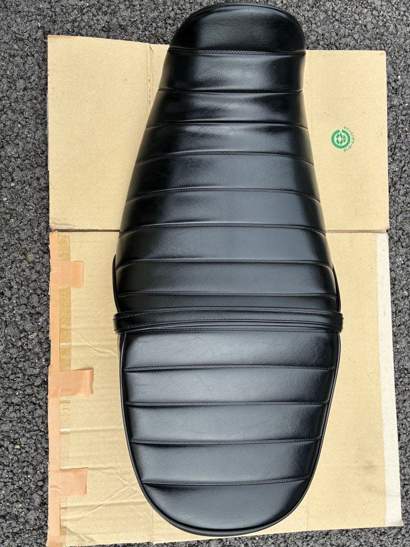 Z900RS　茗荷シート　タックロール　GTR-Series　艶有り黒