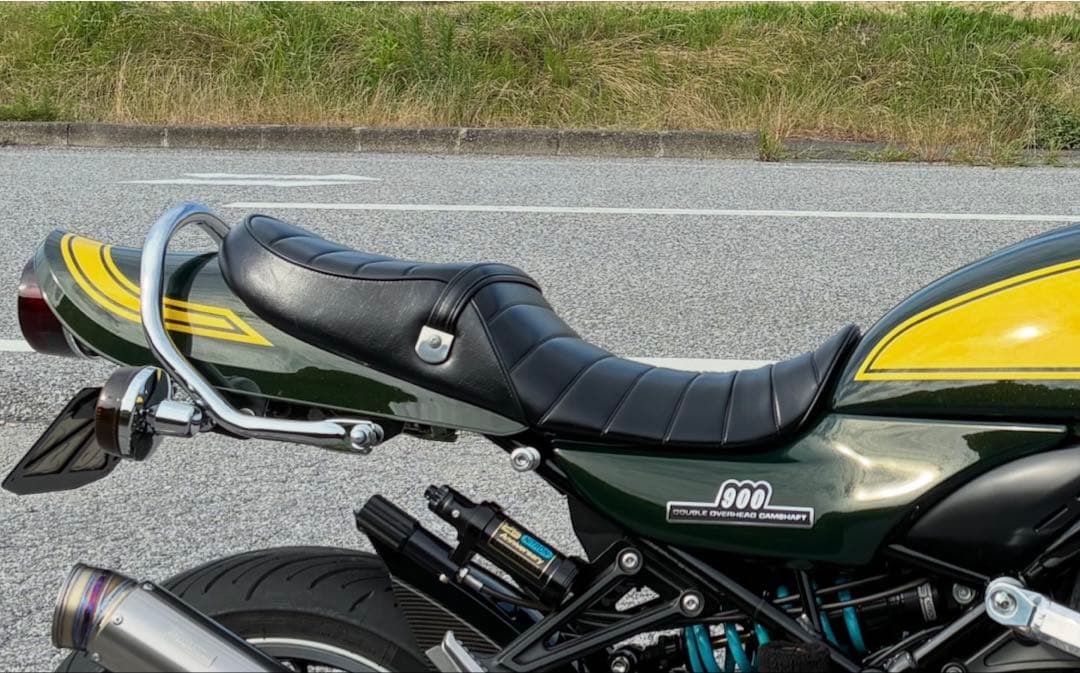 Z900RS　茗荷シート　タックロール　GTR-Series　艶有り黒