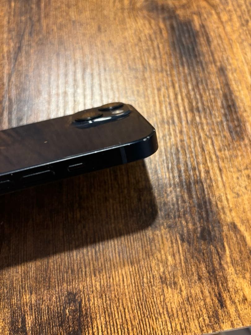 Apple iPhone 13 ブラック