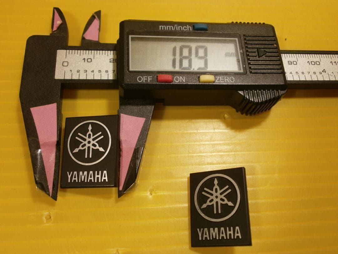 送料無料　ヤマハ　純正　金属　エンブレム　大　　２枚