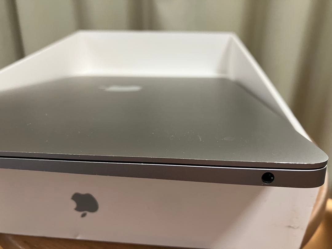 MacBook本体 MacBook Air M1 8gb 256gb