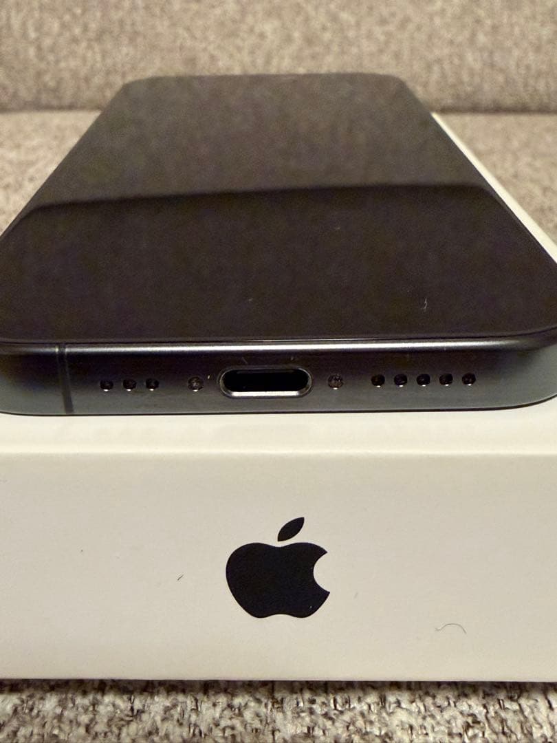 iPhone 15PRO 256GB ブラックチタニウム