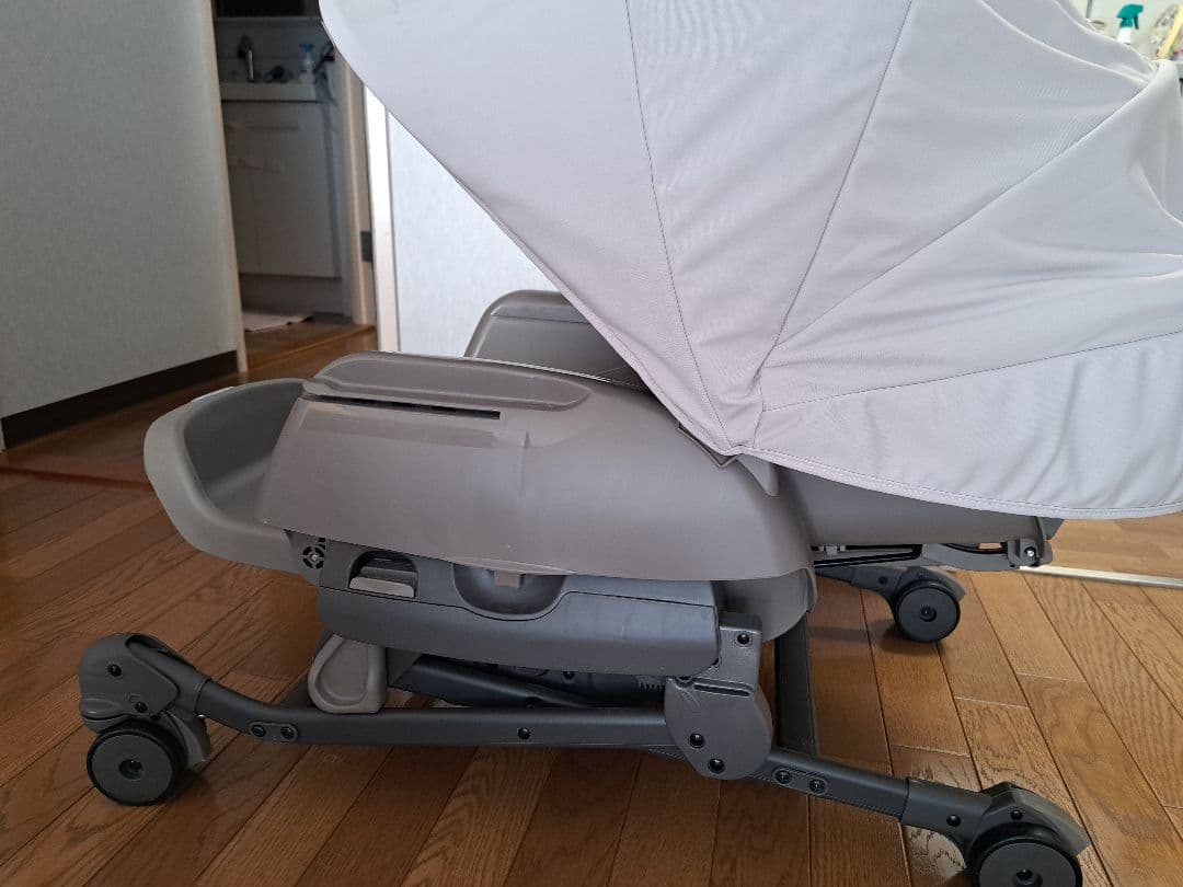 [美品]ネムリラ コードレス AUTO SWING バッテリー&アダプター未使用