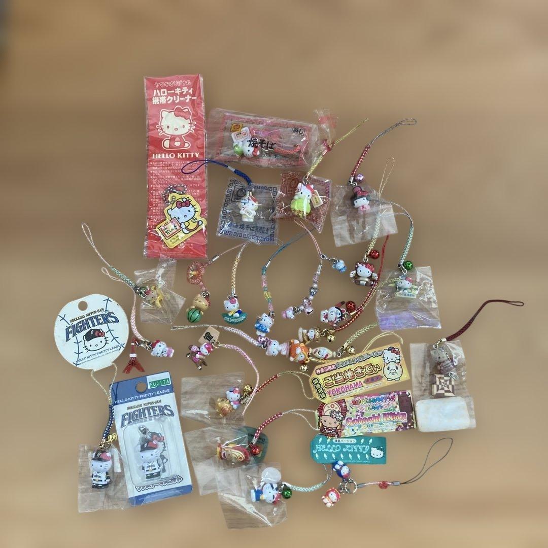 公*o様 ハローキティー　ストラップ