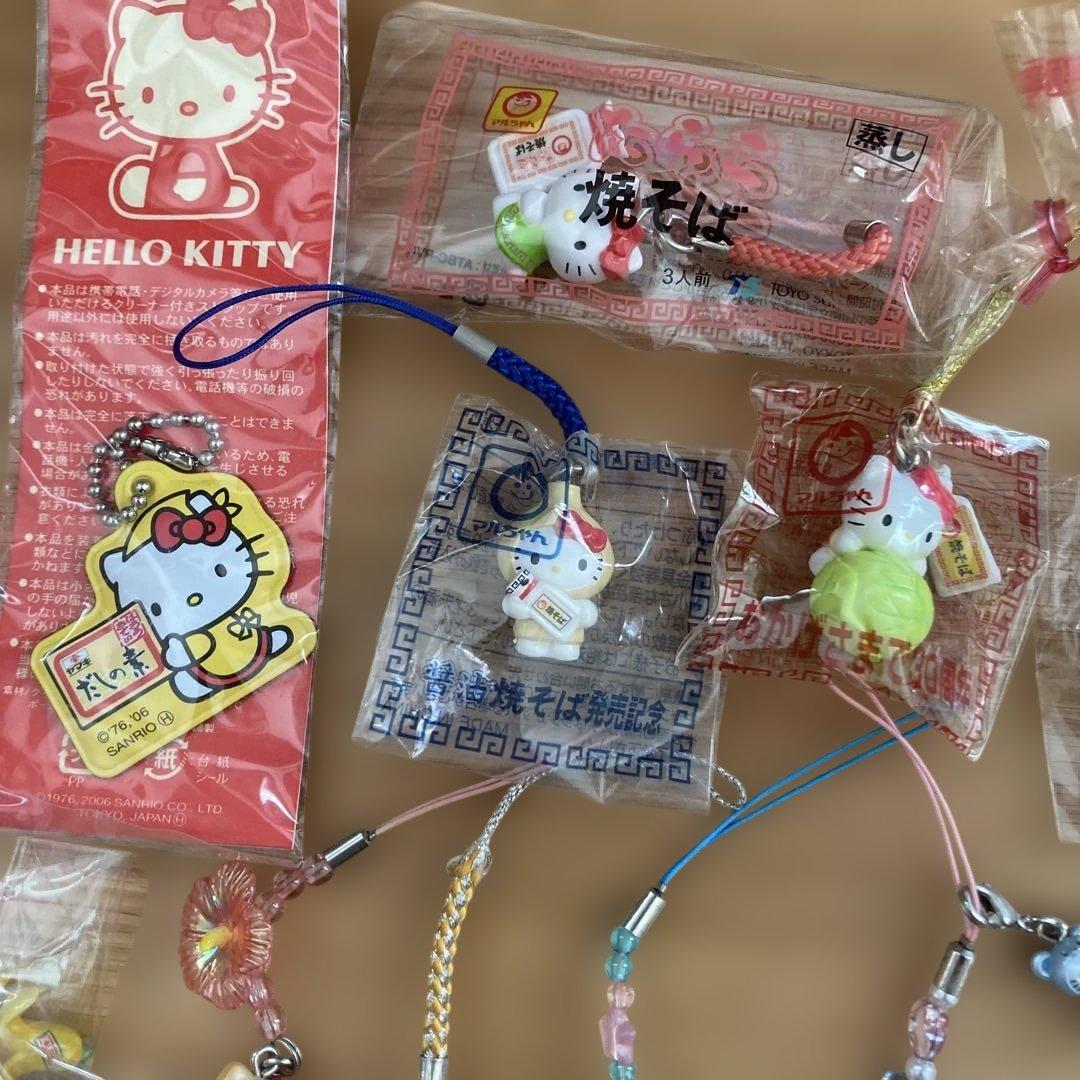公*o様 ハローキティー　ストラップ