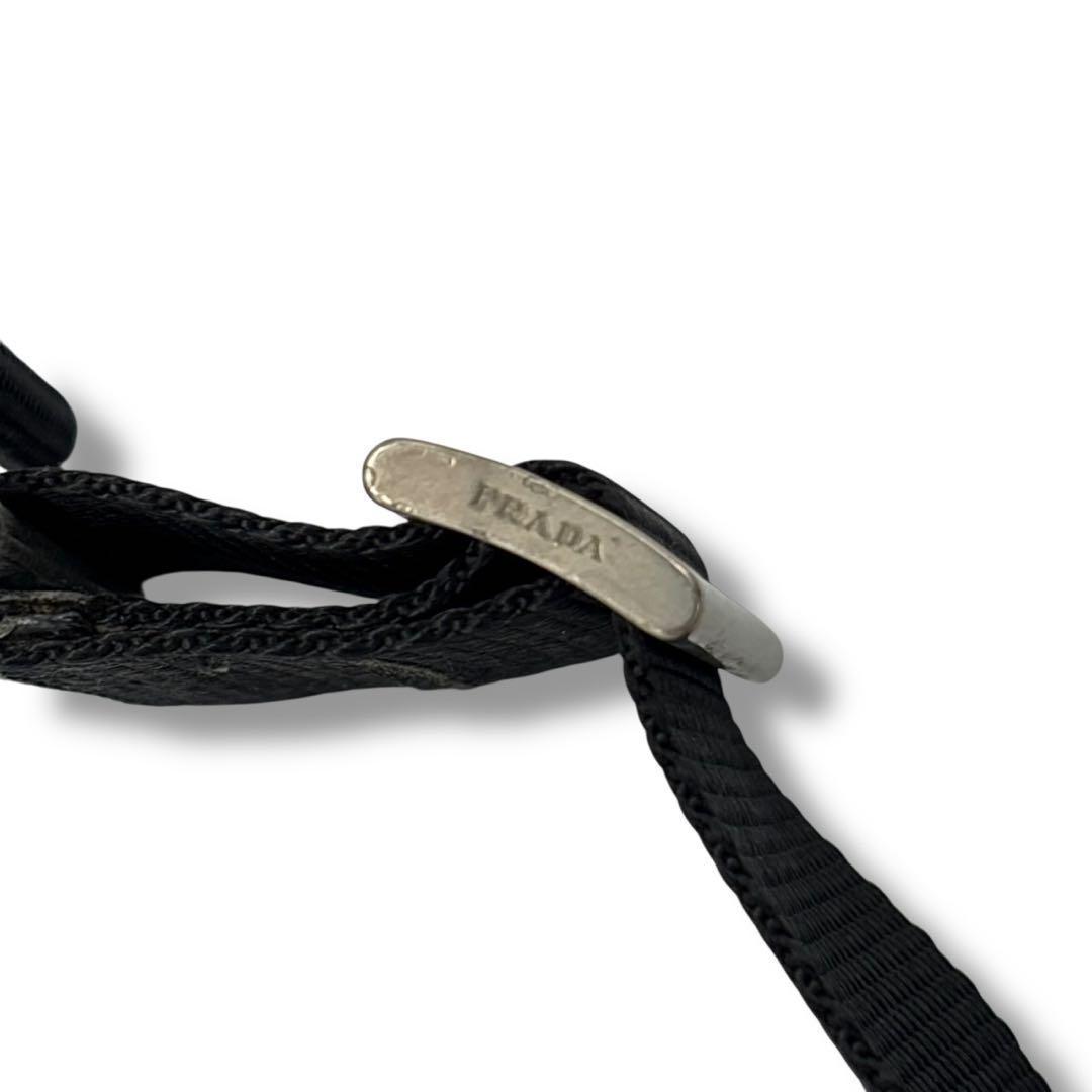 プラダ　メッセンジャーバッグ　ショルダーバッグ　三角ロゴ　白タグ　ブラック