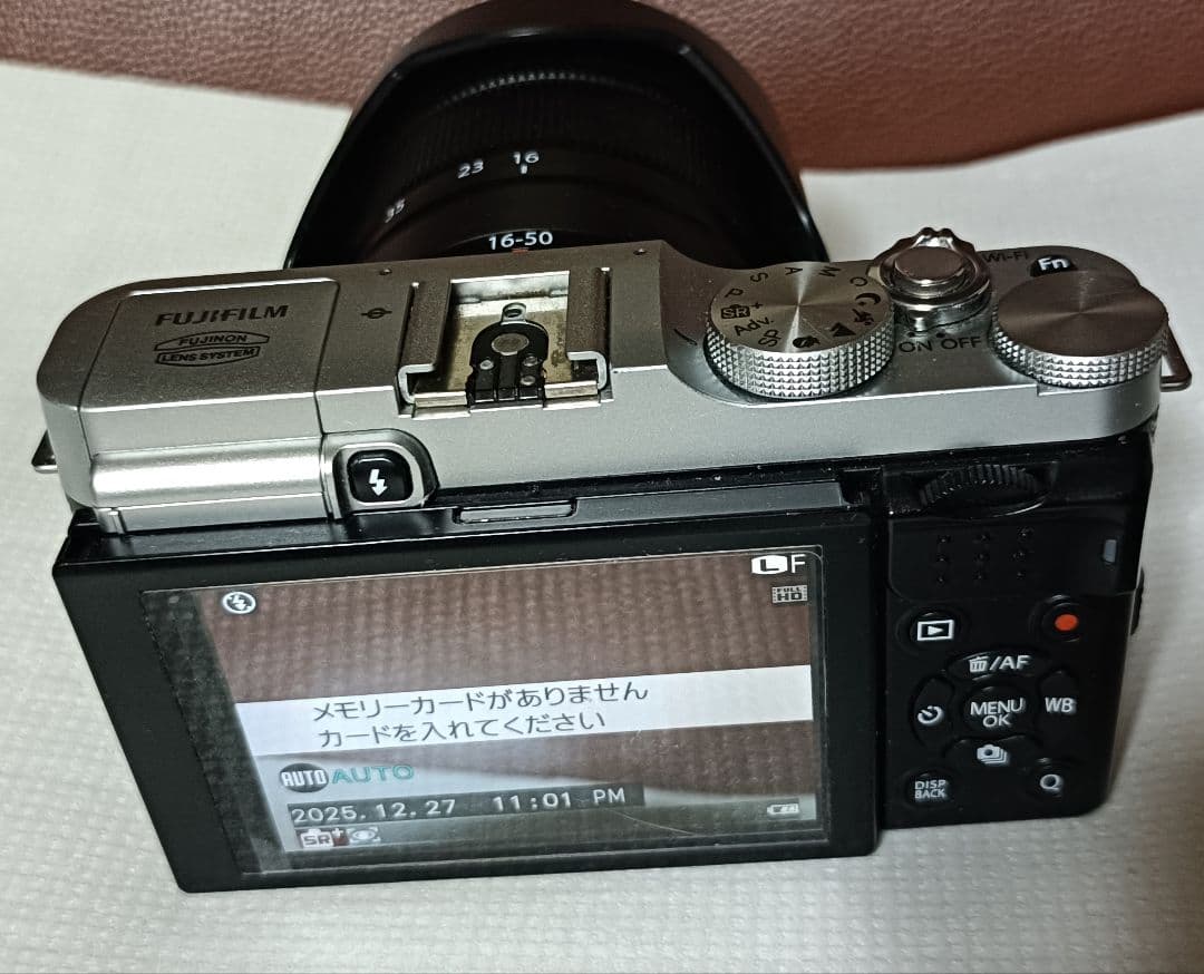 【年内特価】FUJIFILM ミラーレス一眼 X-A2 レンズキット シルバー