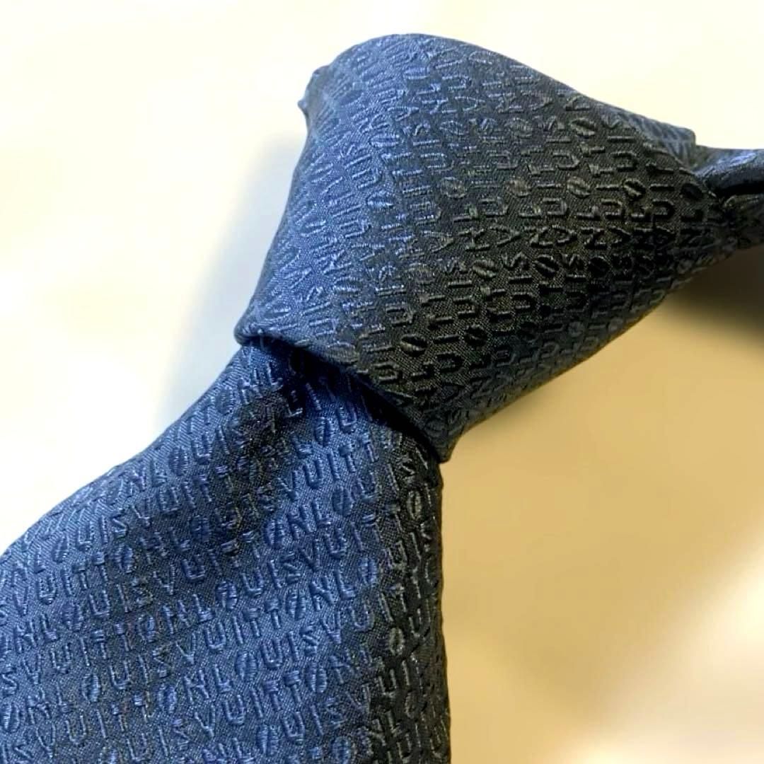 LOUIS VUITTON ネクタイ ★美品.ロゴ総柄.肉厚.イタリア製.シルク