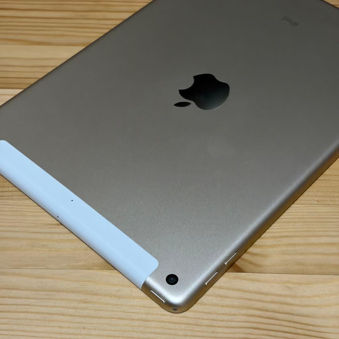 iPad 第五世代　32GB セルラーモデル　53801