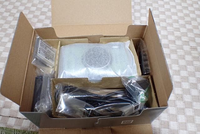 新同品！！PENTAX WG-8 防水カメラ グリーン直販限定品！海水使用なし！