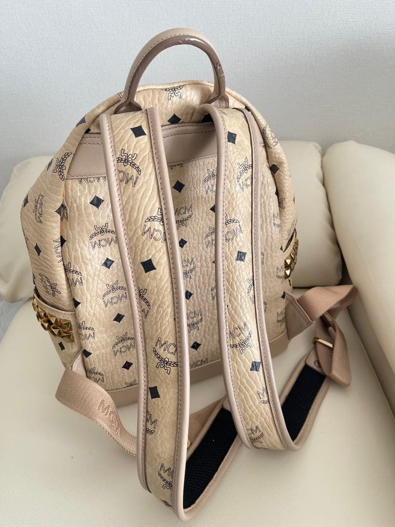 MCM ロゴプリント ベージュ リュック