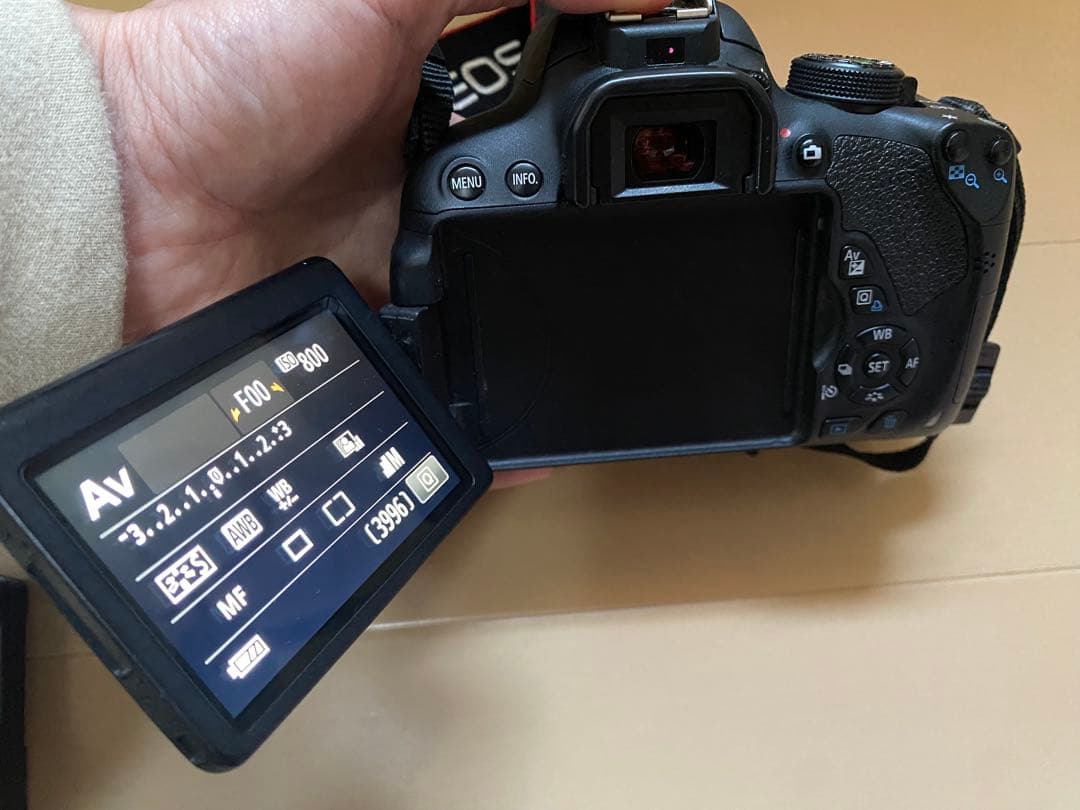 Canon EOS Kiss X7i【望遠レンズと三脚付き】