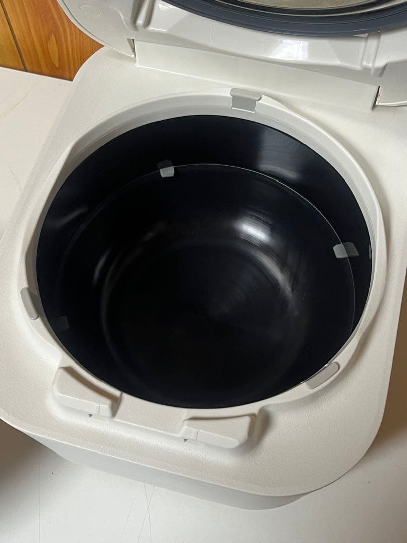 ☆ZOJIRUSHI NW-SA10 5.5合 象印 炊飯器 ホワイト