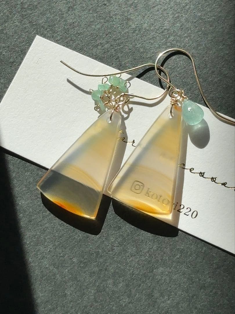 B51 アイリスアゲートとオパール