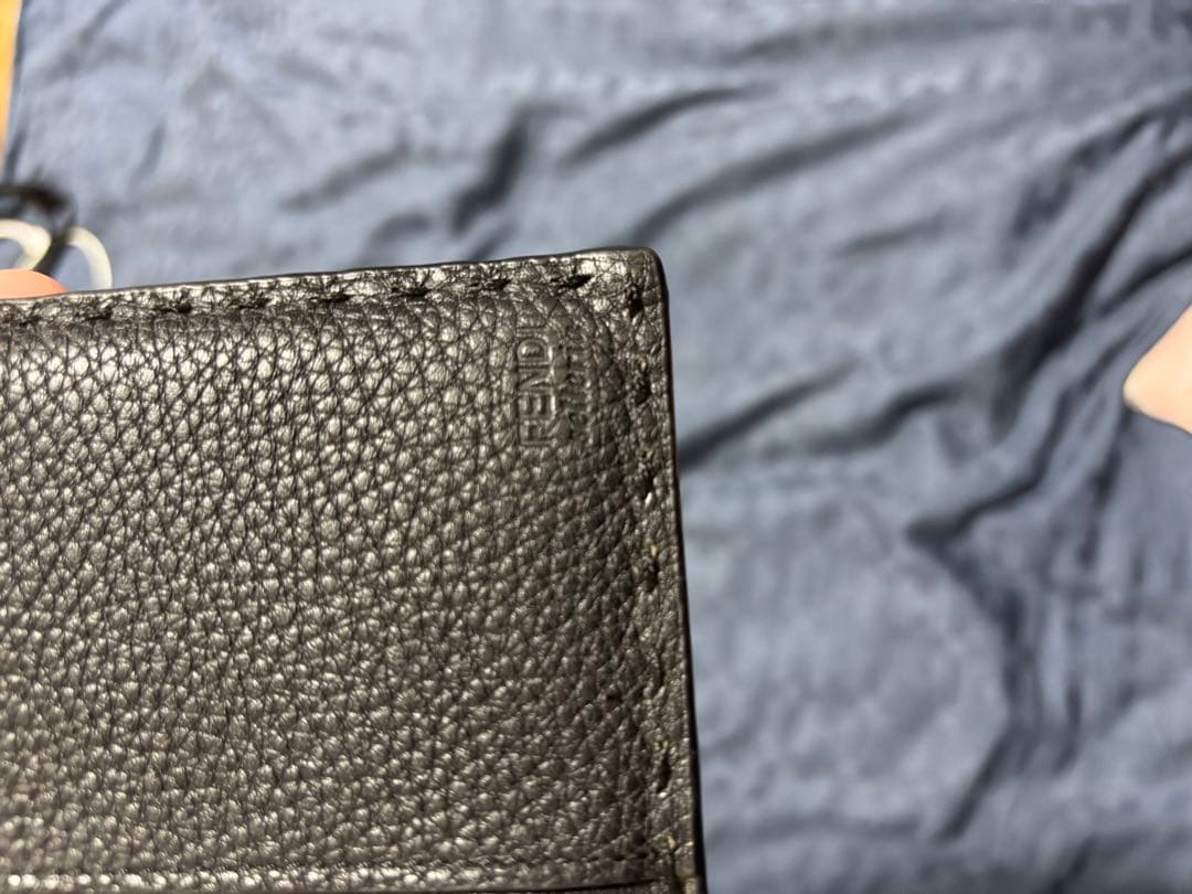 T*g様 FENDI フェンディ セレリア 二つ折 長財布 ブラック レザー 外