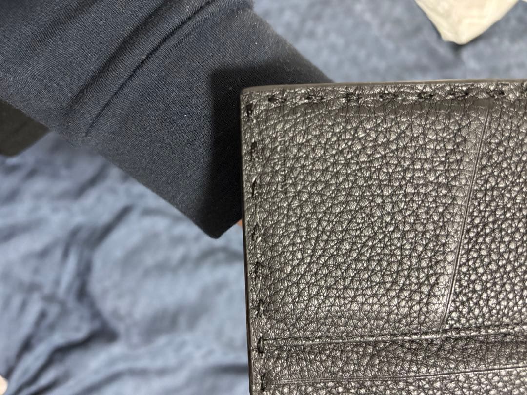 T*g様 FENDI フェンディ セレリア 二つ折 長財布 ブラック レザー 外