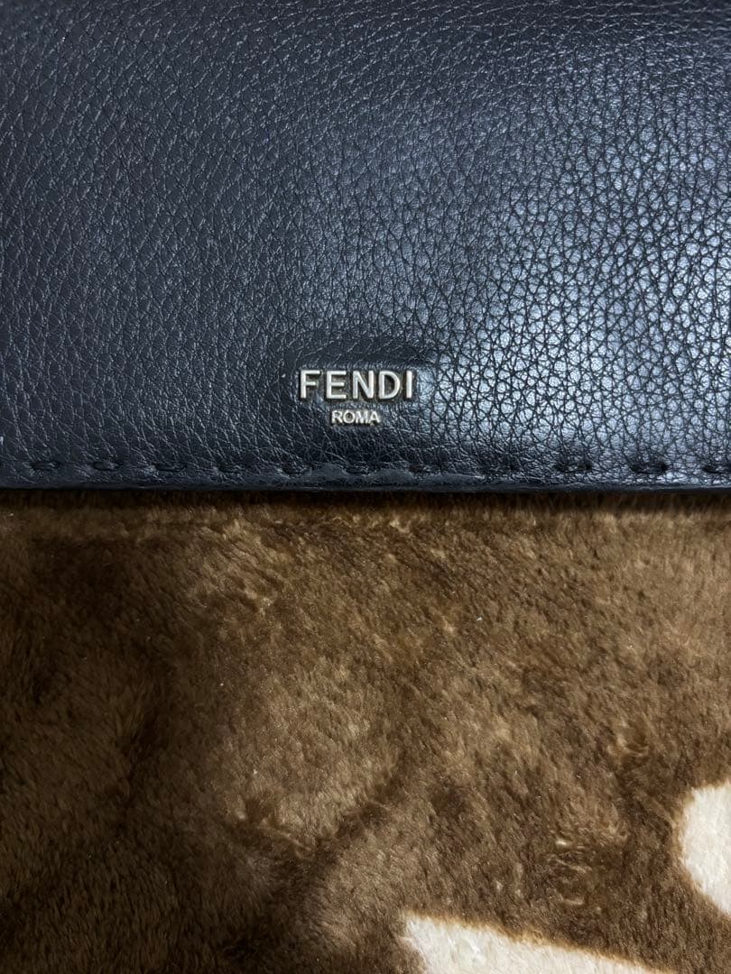 T*g様 FENDI フェンディ セレリア 二つ折 長財布 ブラック レザー 外