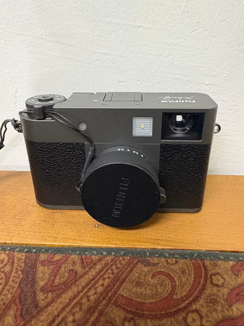 富士フイルム　FUJIFILM Xhalf Xハーフ　コンデジ　ハーフカメラ