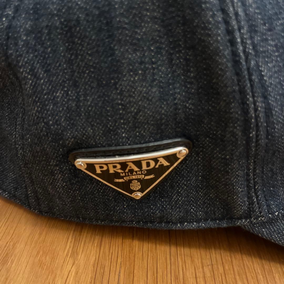 PRADA ベースボールキャップ　帽子