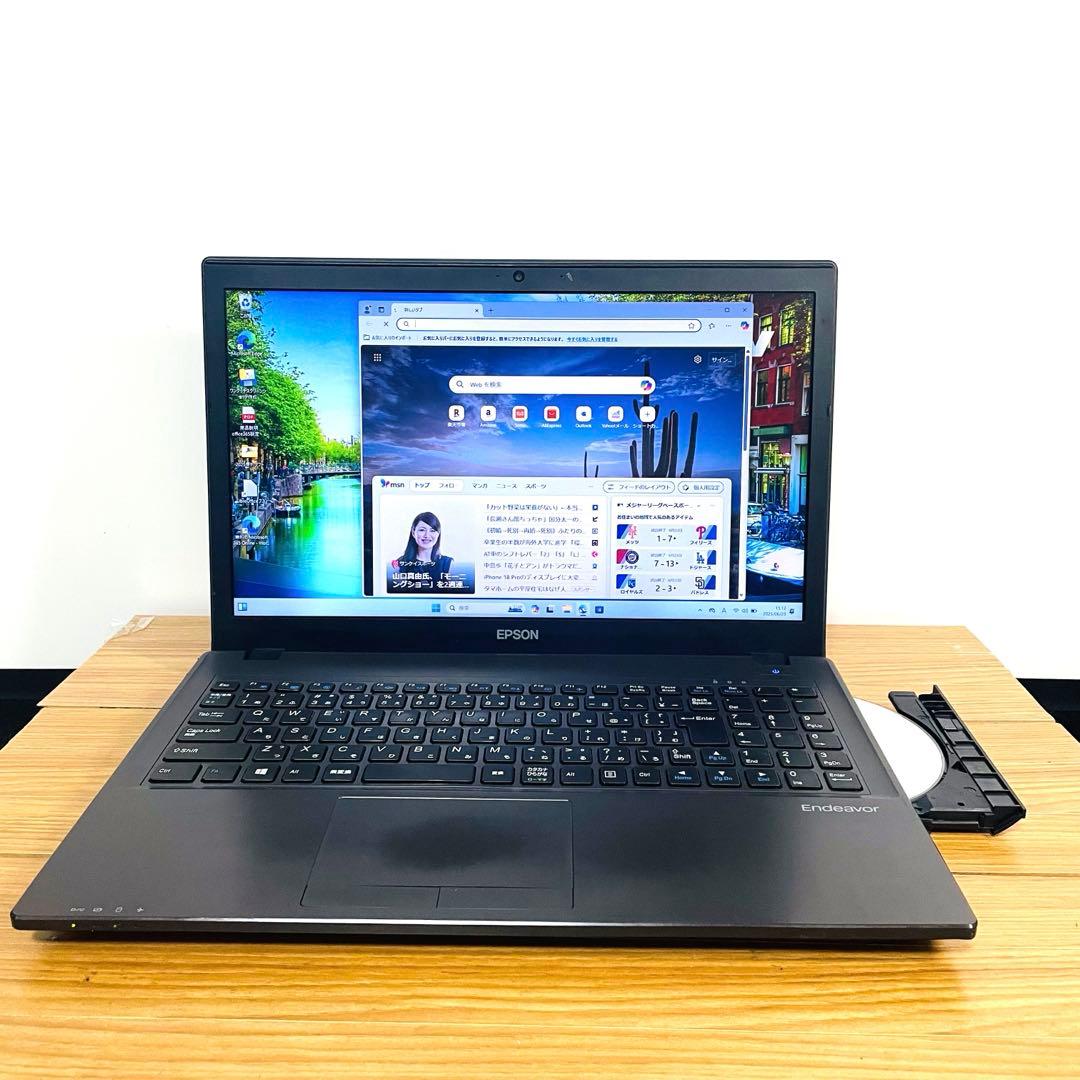 すぐ使える快適SSDノートパソコンWindows11オフィスDVDカメラ