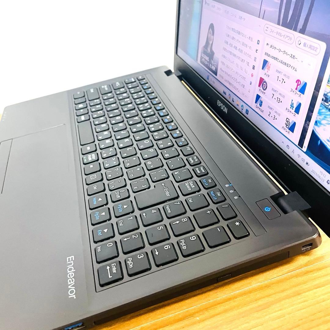 すぐ使える快適SSDノートパソコンWindows11オフィスDVDカメラ