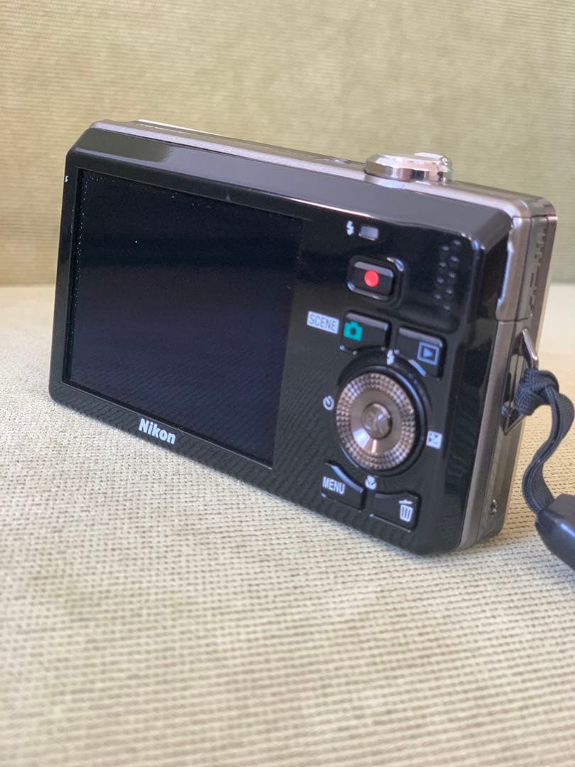 ニコン COOLPIX S6000 シルバー//
