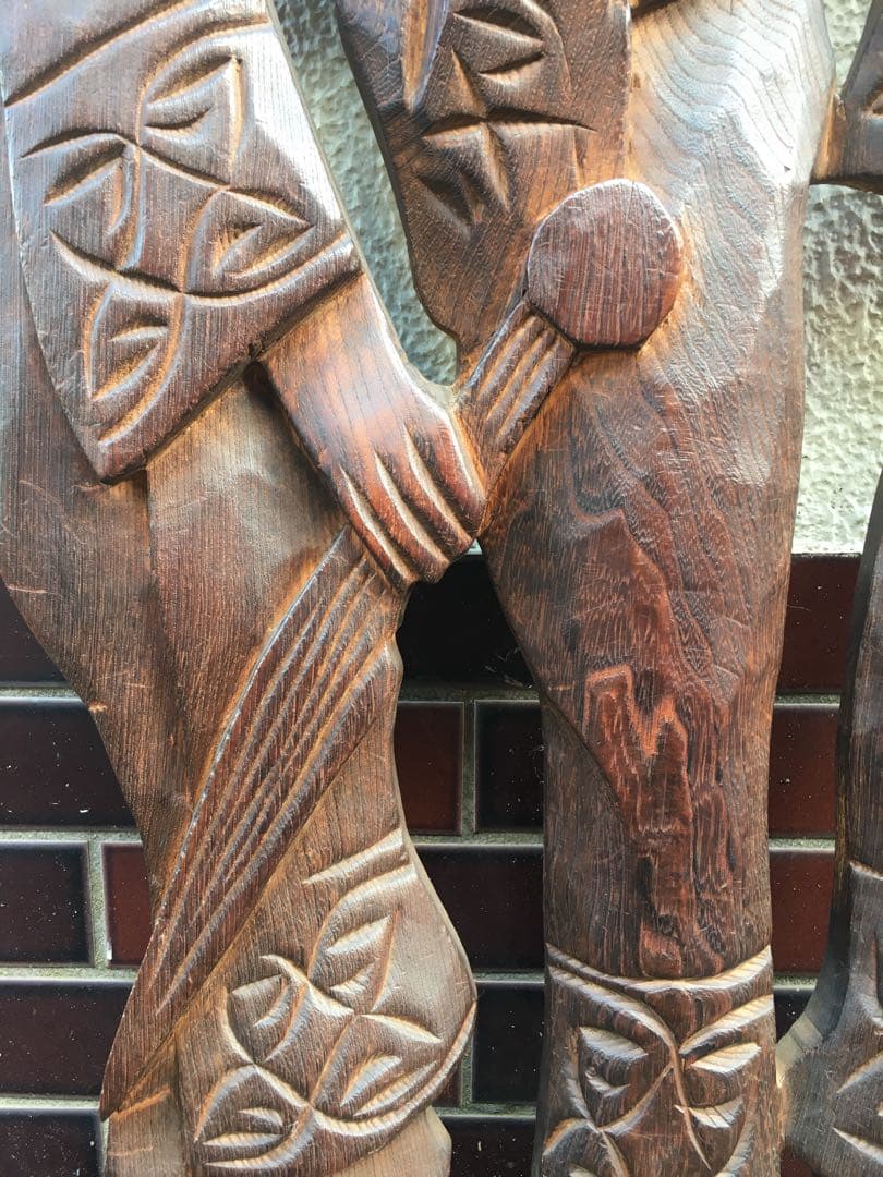 やっかい猫様　レトロ　木彫　壁かけ