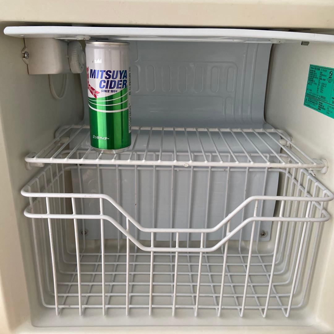 シュン Haier コンパクト冷凍庫　ホワイト