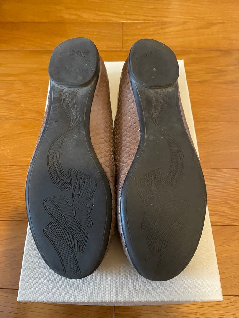 ちいちゃん専用美品　フェラガモ バックル　フラットシューズ