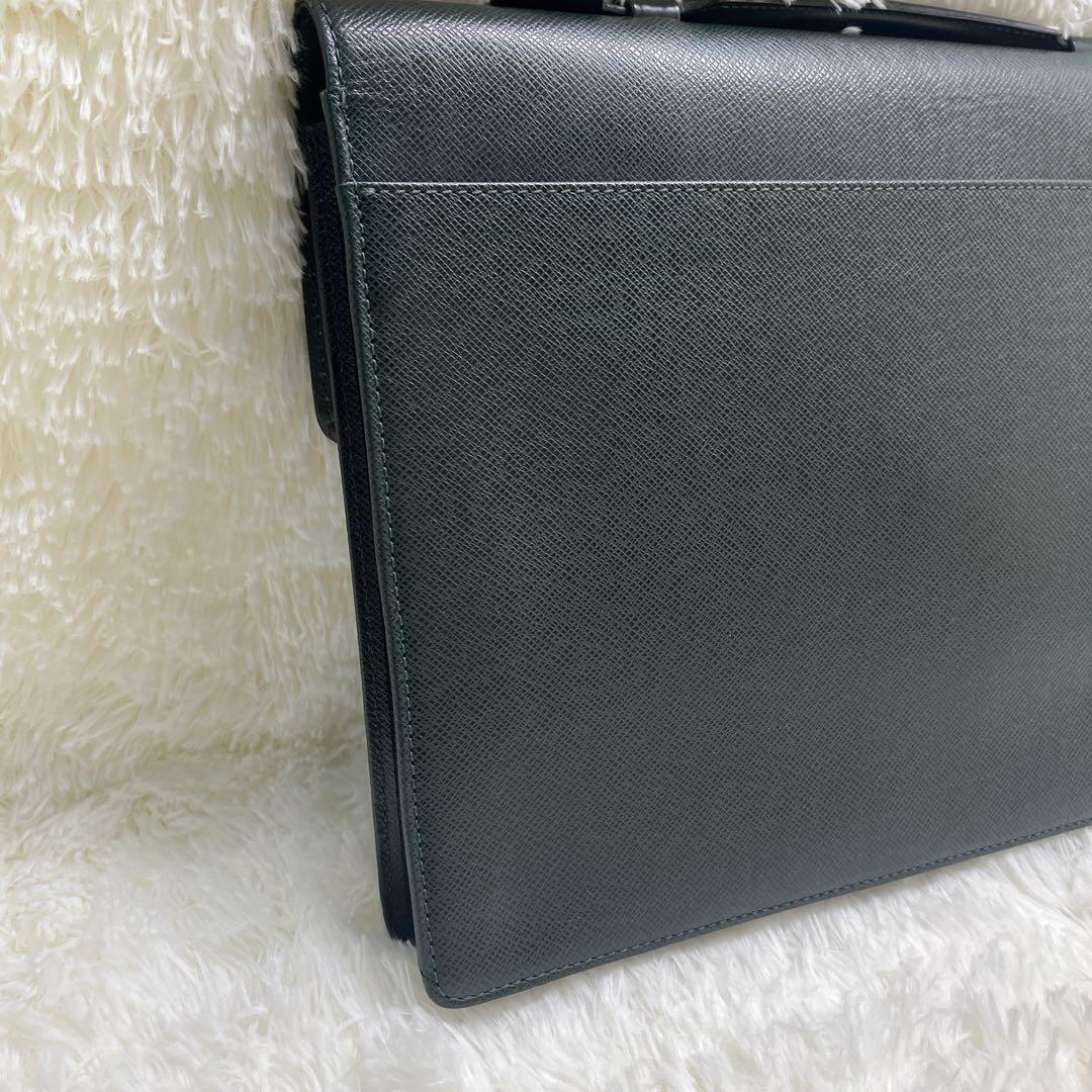 ルイヴィトン タイガ セルヴィエット クラド　タイガ ビジネスバッグ 通勤