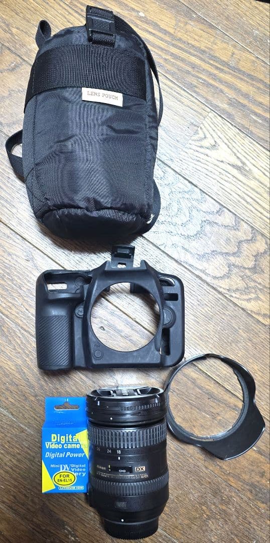 Nikon ニコン D7500 一眼レフカメラ　18-200mm純正レンズ 付き