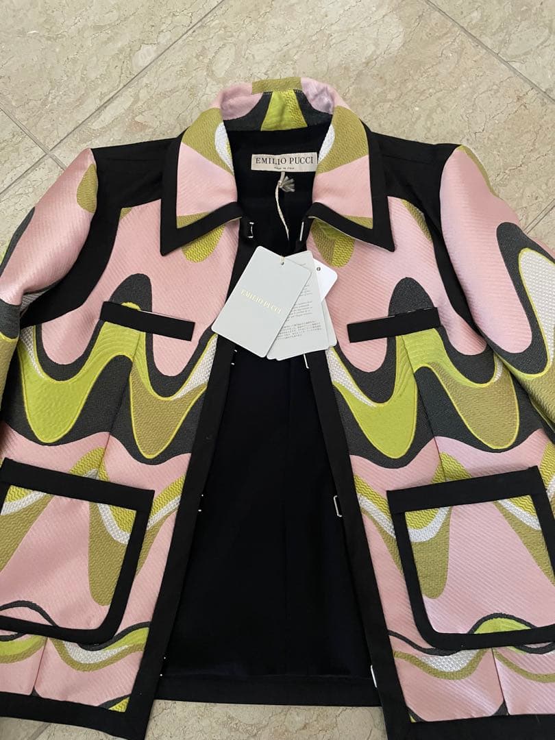 EMILIO PUCCI.ピンクのジャケットsize.38、新品未使用品