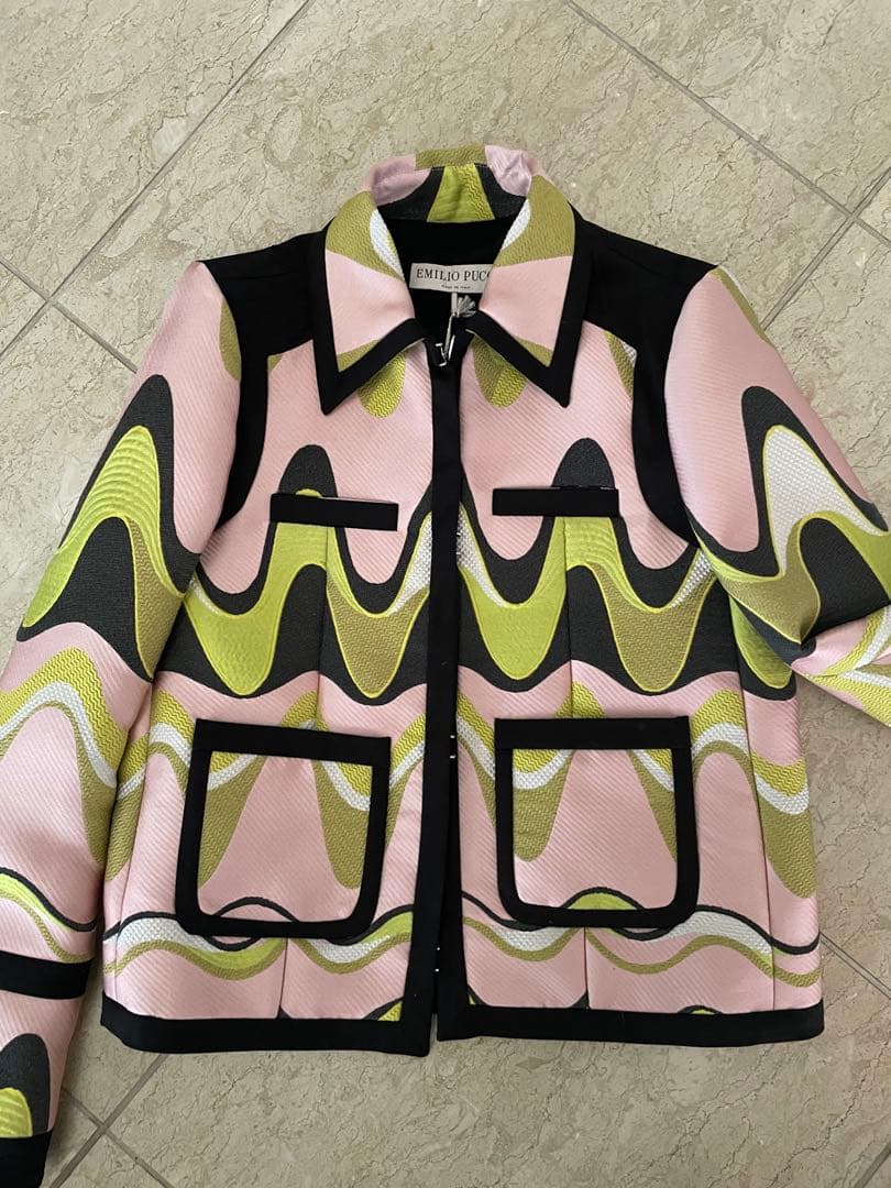 EMILIO PUCCI.ピンクのジャケットsize.38、新品未使用品