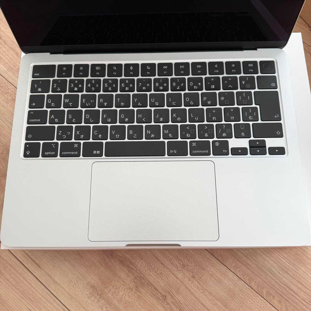 MacBook本体 macbook air m2 2022 8g 256gb