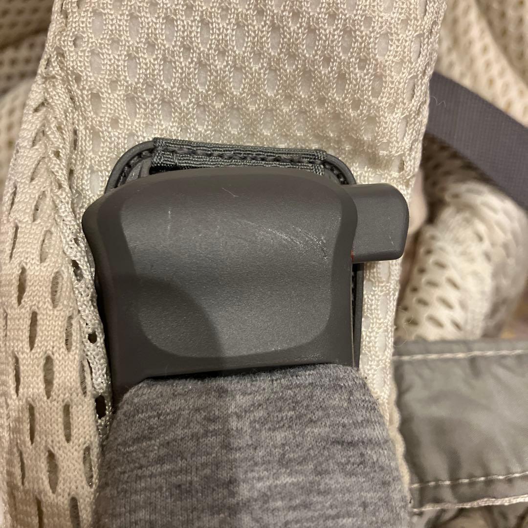 BABYBJÖRN ハーモニー　抱っこひも メッシュ クリーム